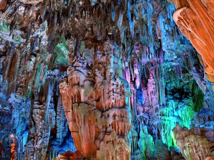Карстовые пещеры – уникальная природная красота